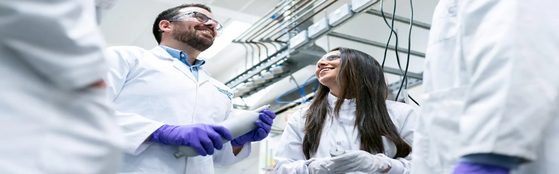 Labor-technische Gase für Forschung & Analyse